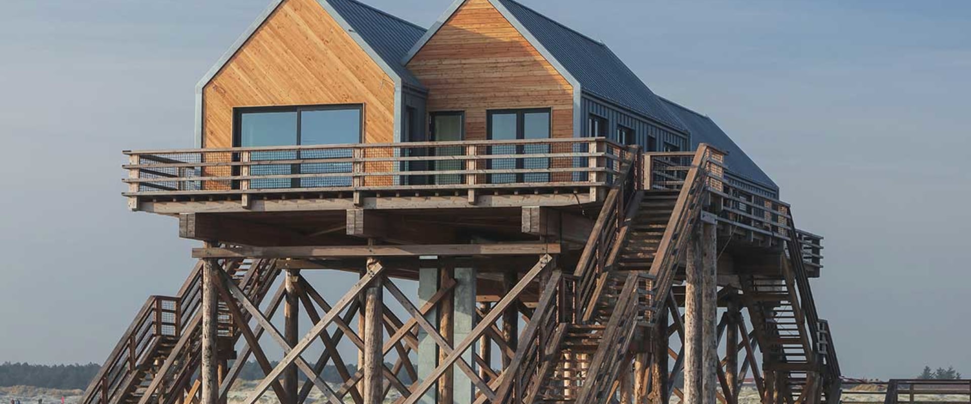 Is it Cheaper to Buy or Build a Beach House?